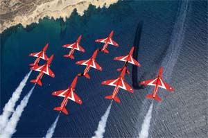 flyingwiththeredarrows02.jpg