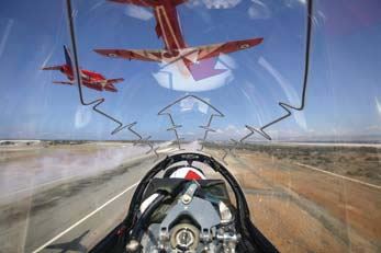 flyingwiththeredarrows04.jpg