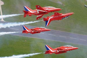 flyingwiththeredarrows06.jpg